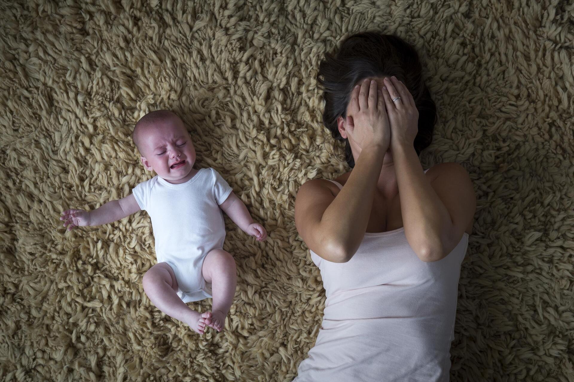 Wann sollte man Hilfe im Wochenbett suchen?
